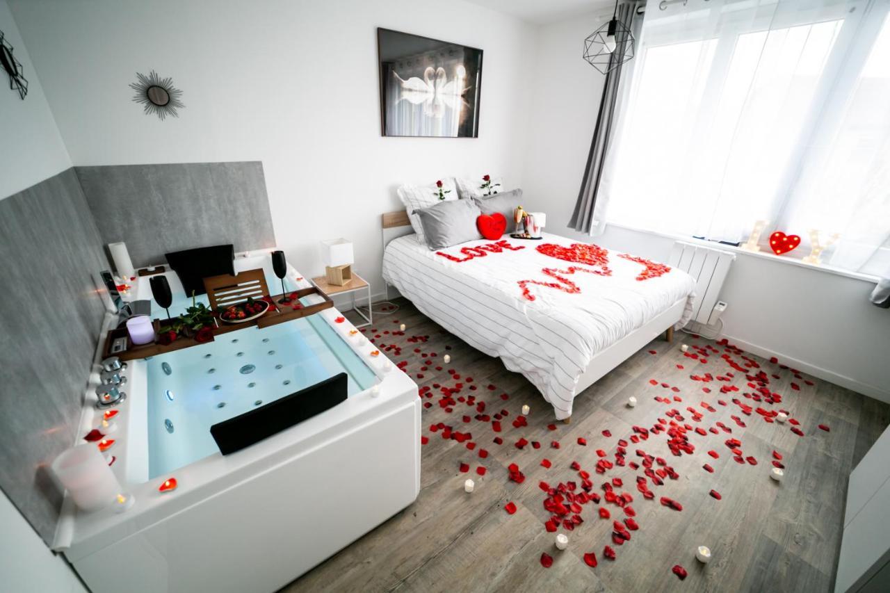 Kelys Residentiel Premium Jacuzzi Apartment *